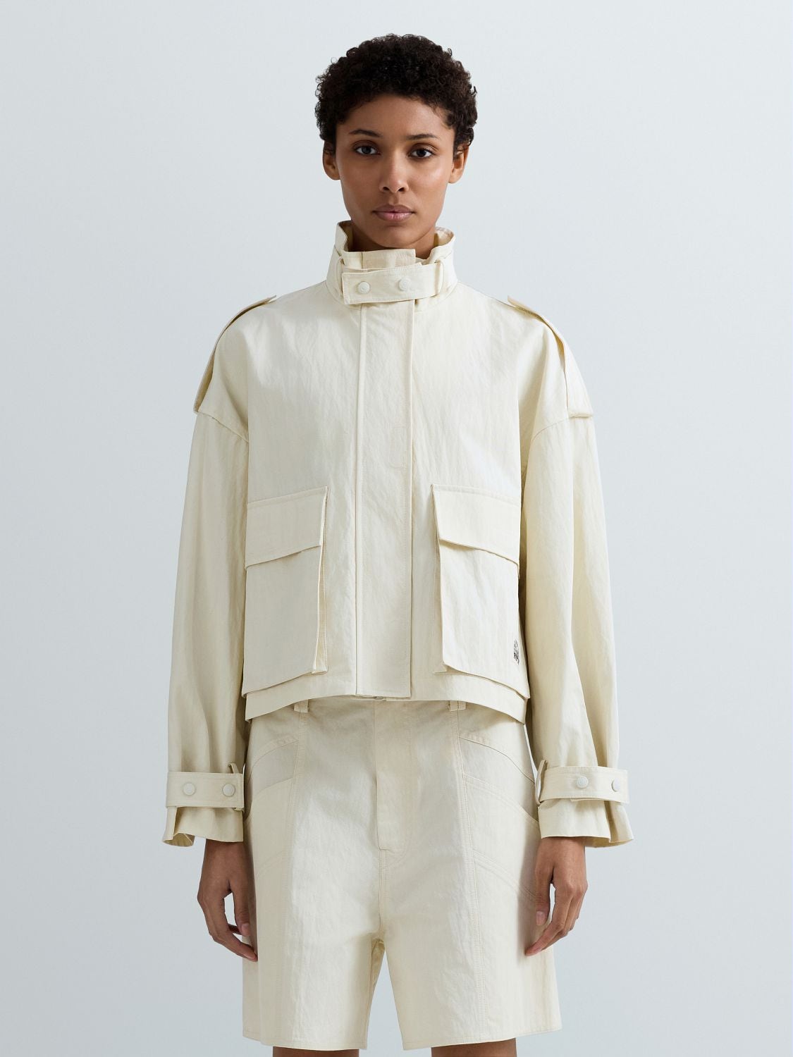 REPLAY CROPPED TWILL TRENCH COAT W7894 .000.85488 CHALK 2