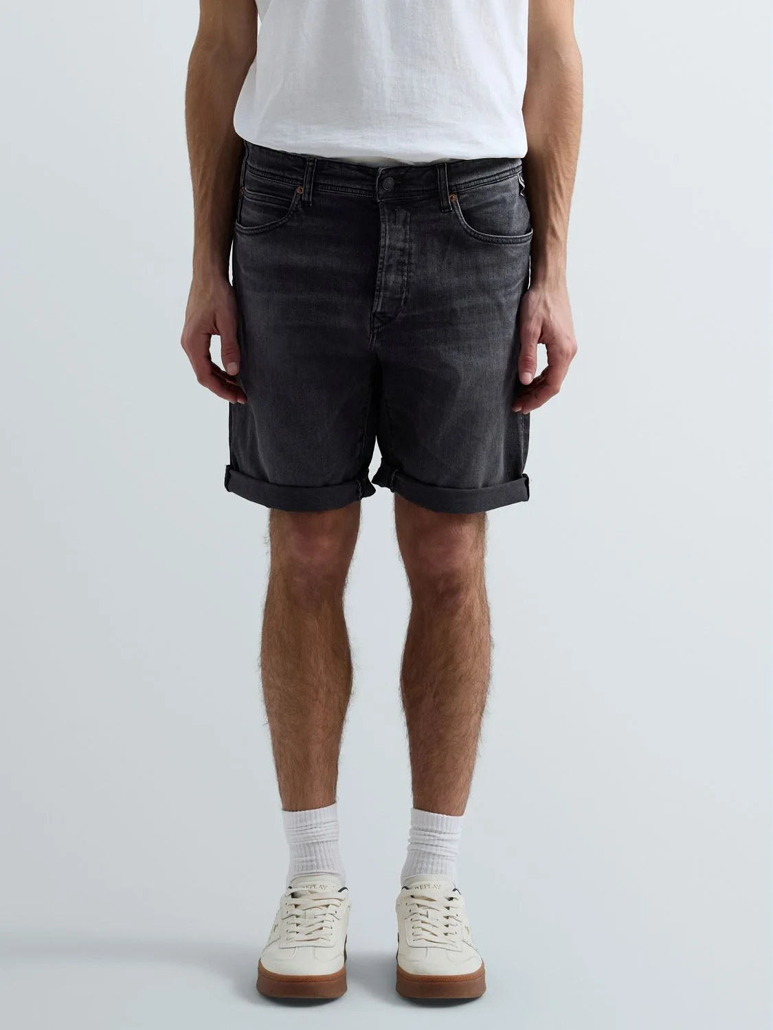 REPLAY RBJ.981 TAPERED-FIT SHORTS MA981Y.000.573B116 DARK GREY 2