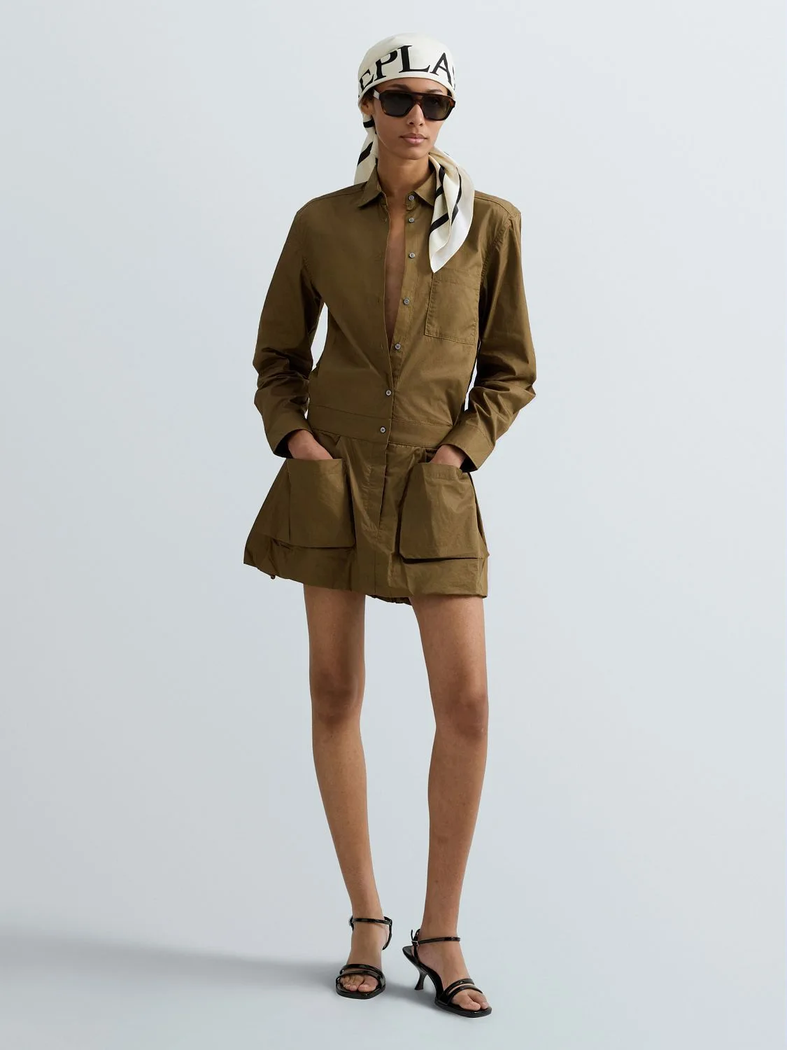 REPLAY SHORT COTTON DRESS WITH MAXI-POCKETS W9229 .000.85482 BEECH BROWN 1