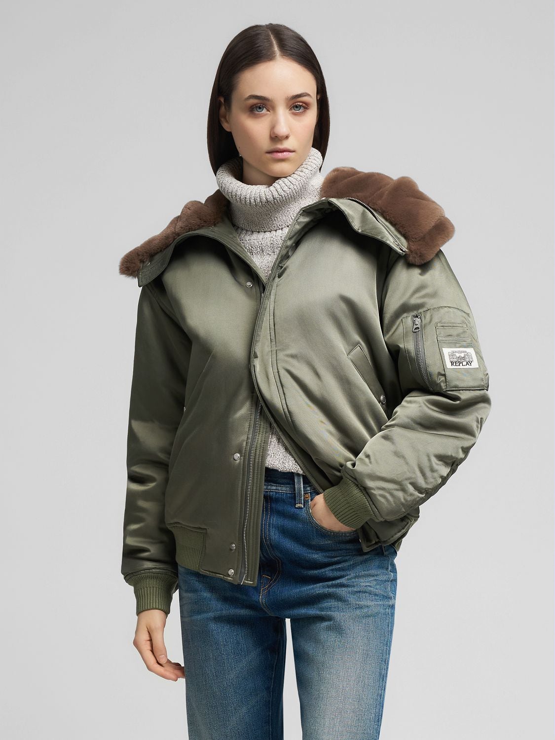 REPLAY CROPPED FAUX FUR JACKET WITH HOOD W7913 .000.85142 SAGE GREEN 2