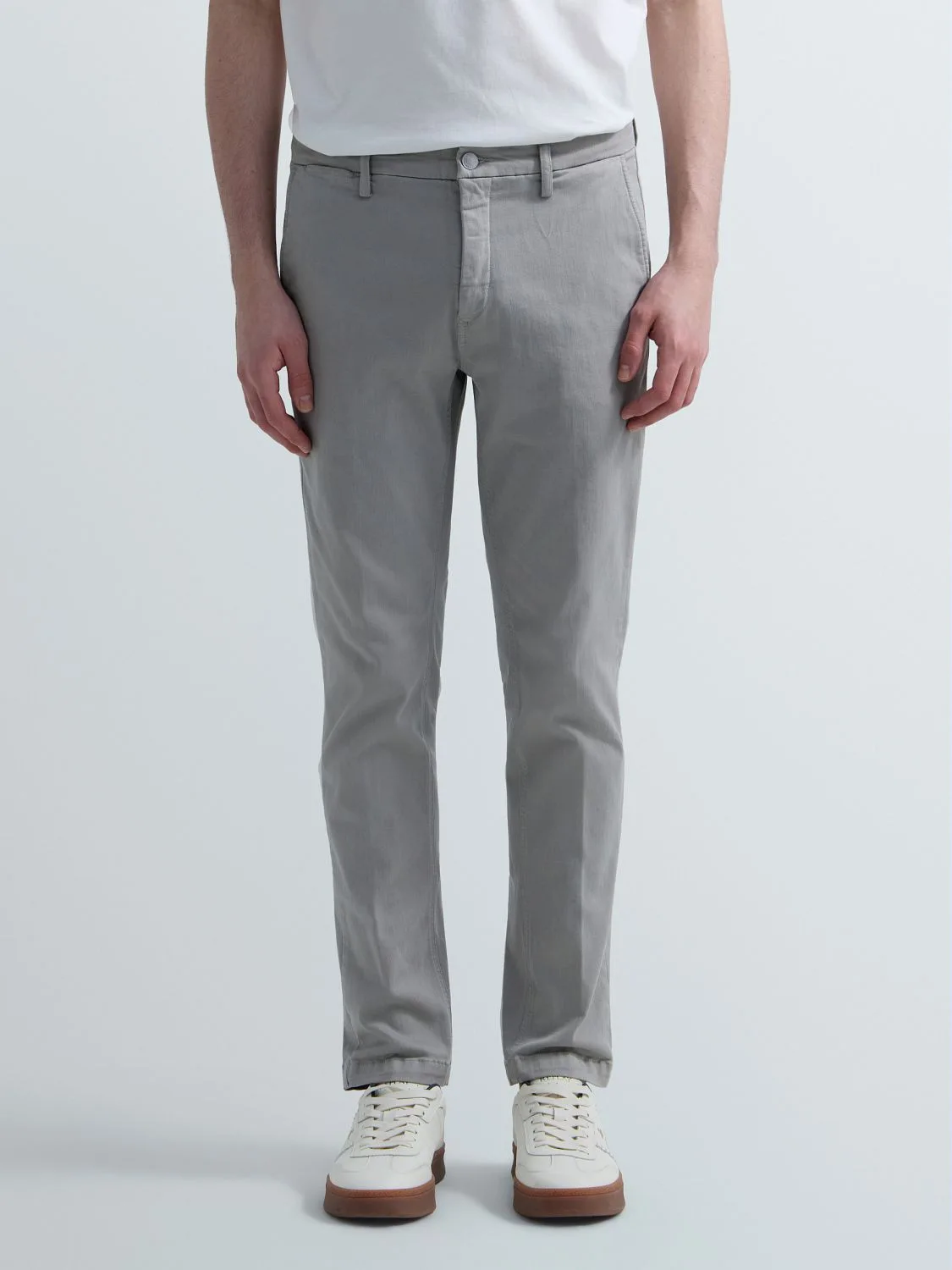 ZEUMAR SLIM-FIT CHINO JEANS