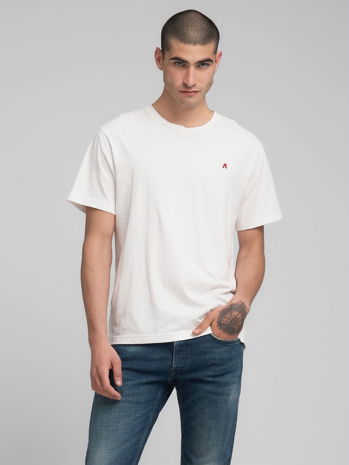 送料込★REPLAY★M3015 Tシャツ Jersey t-shirt with r embroidery Natural white | Replay Jeans