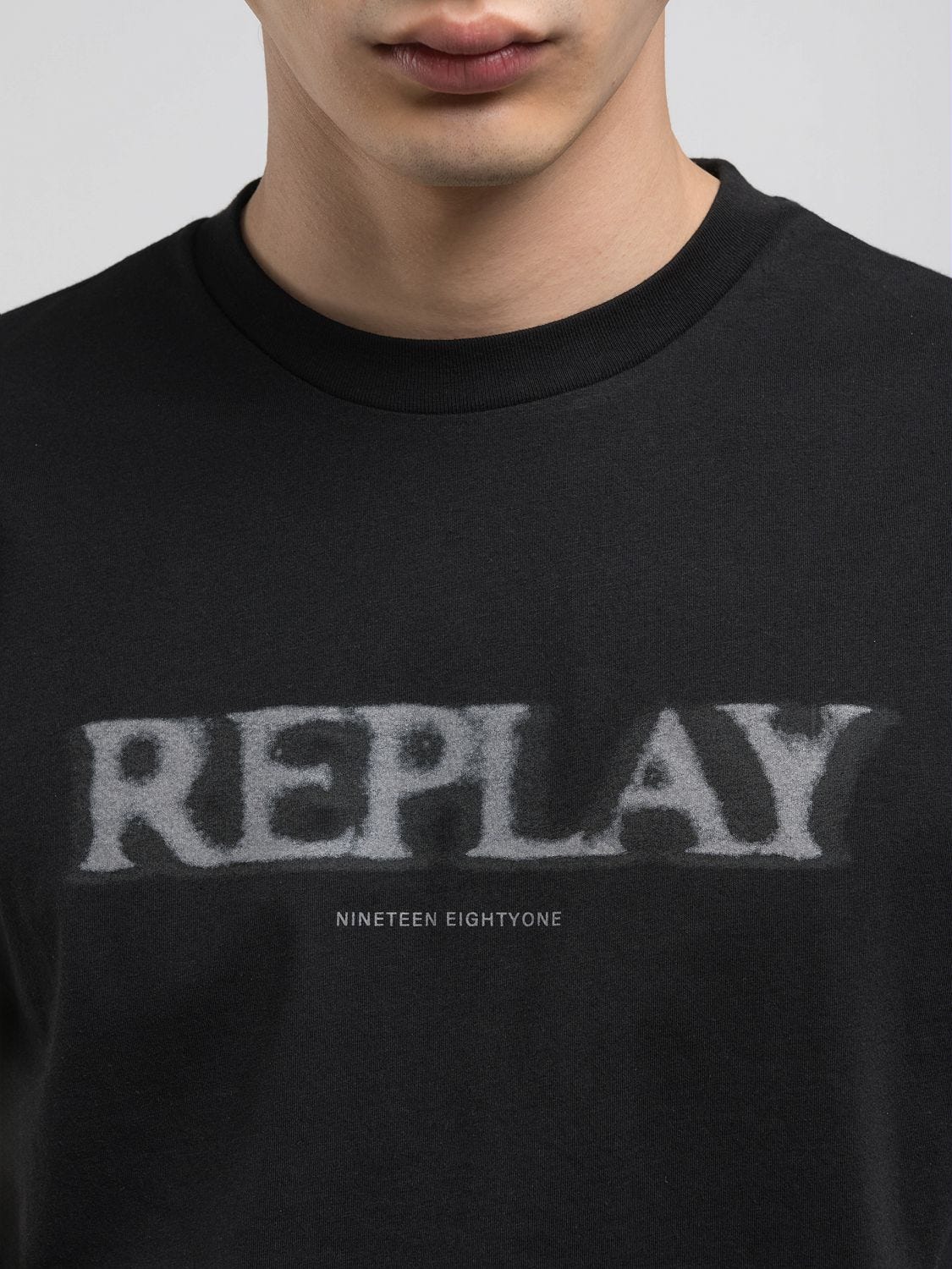 送料込★REPLAY★M3059 Tシャツ T-shirt with blurry lettering Black | Replay Jeans