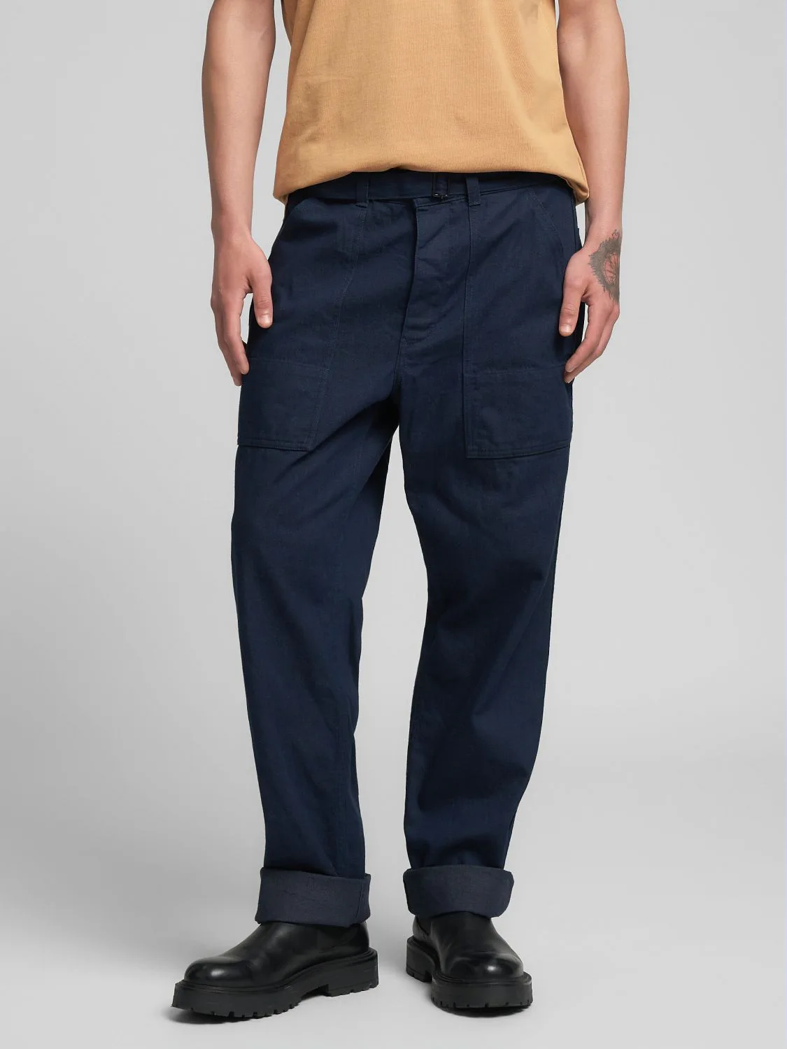 REPLAY REGULAR-FIT JEANS WITH BELT M9020 .000.928 90C DARK BLUE 2