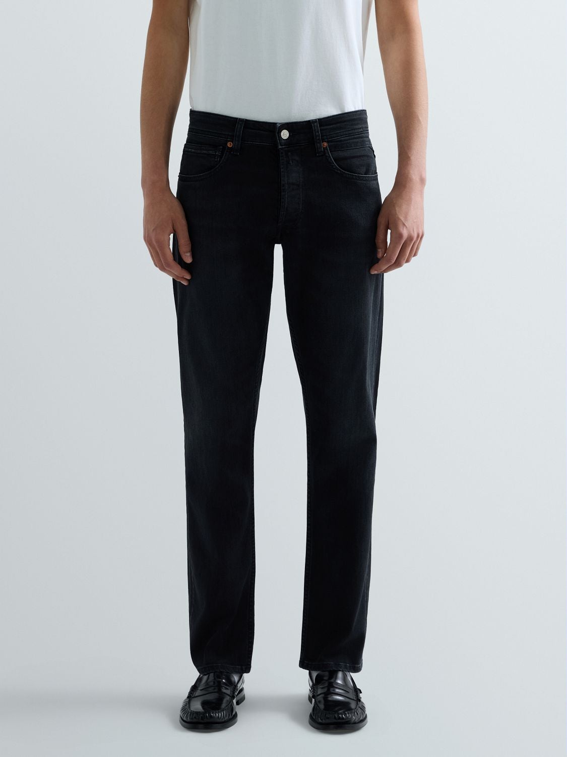 REPLAY GROVER STRAIGHT-FIT JEANS MA972 .000.573B914 BLACK DELAVÉ 2