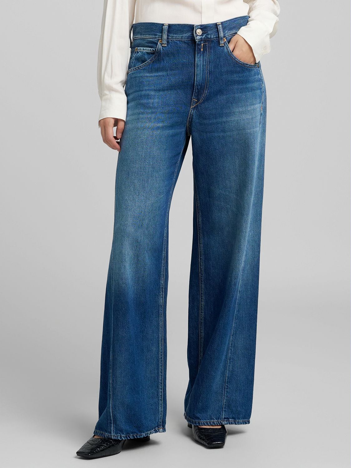 REPLAY NARJA BAGGY-FIT JEANS WB520 .000.802 973 MEDIUM BLUE 2