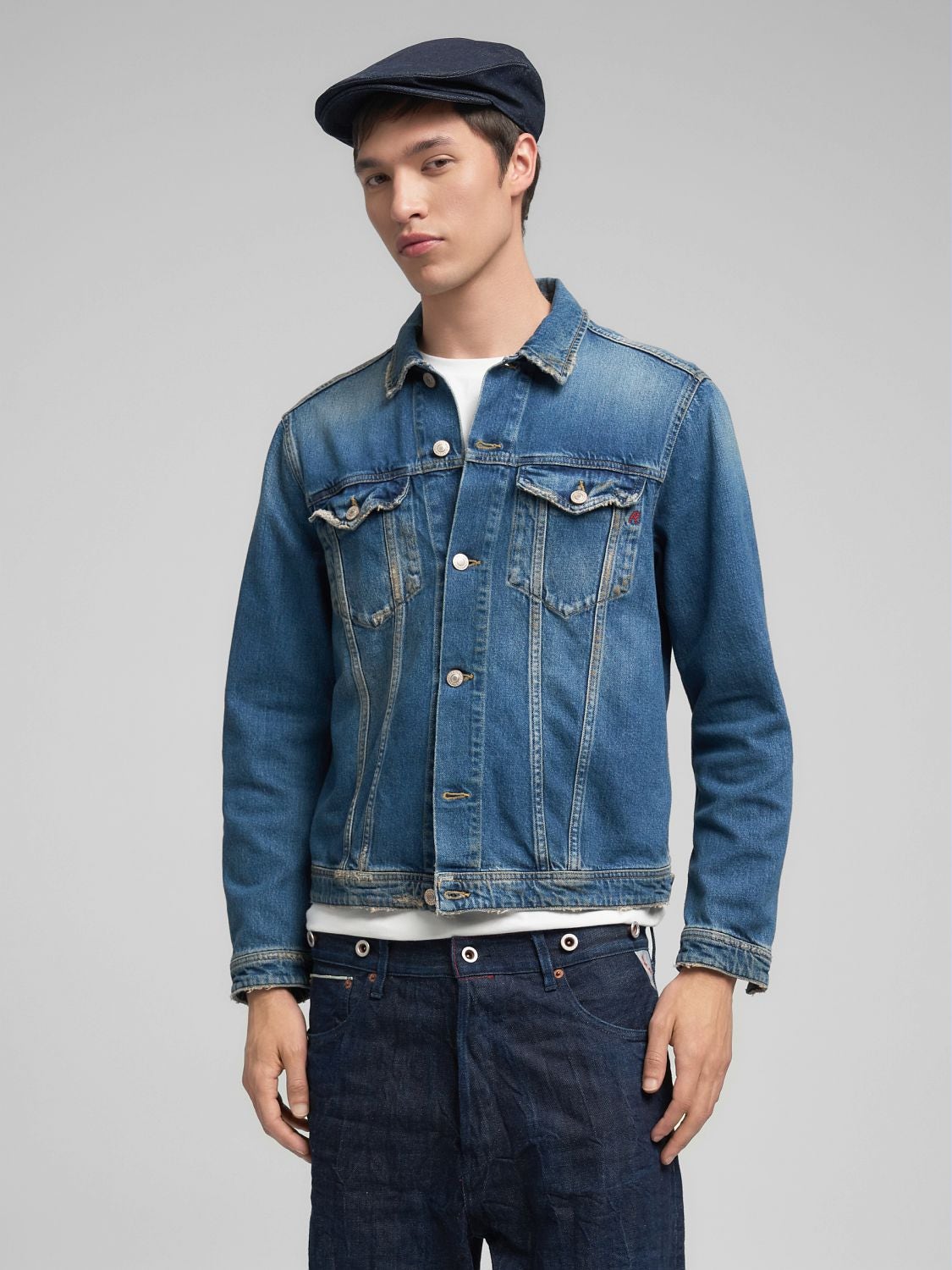 REPLAY DISTRESSED DENIM JACKET MV880 .000.795 998 MEDIUM BLUE 2