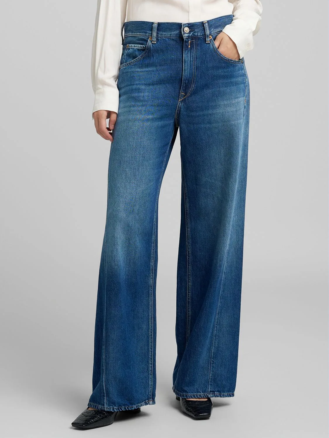 REPLAY NARJA BAGGY-FIT JEANS WB520 .000.802 973 MEDIUM BLUE 2