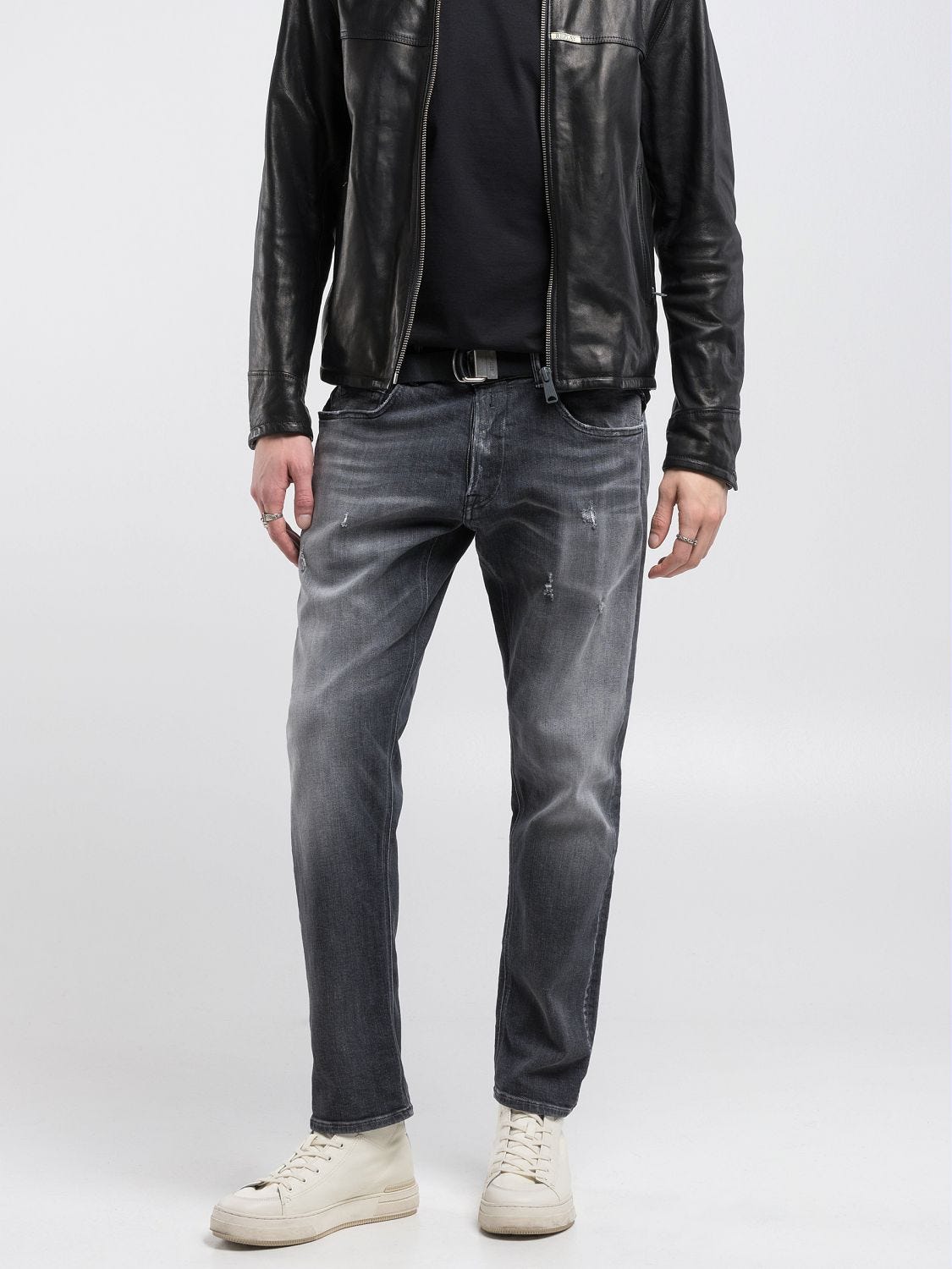 M9zero1 straight-fit jeans Super light blue | Replay Jeans