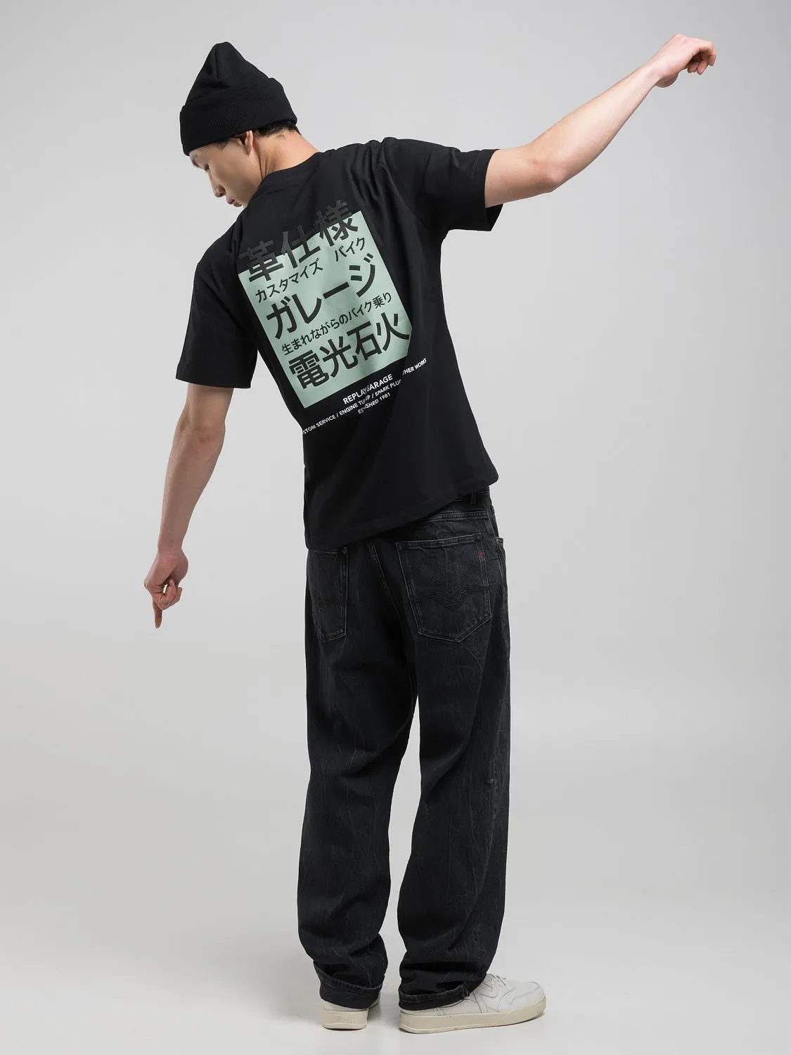 Relaxed-fit t-shirt with print Black | Replay Jeans