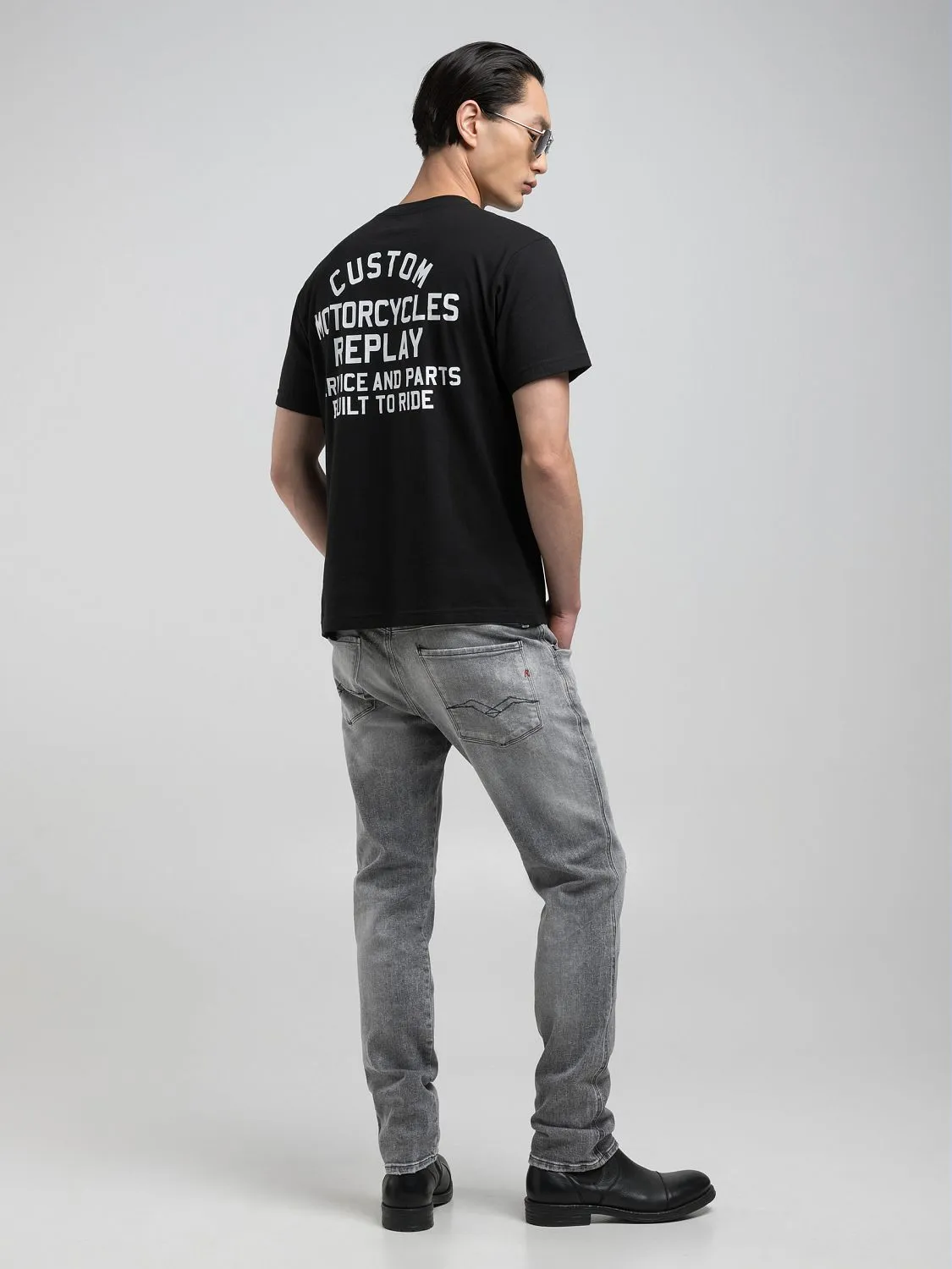 送料込★REPLAY★M3059 Tシャツ Cotton t-shirt with custom replay print Black | Replay Jeans