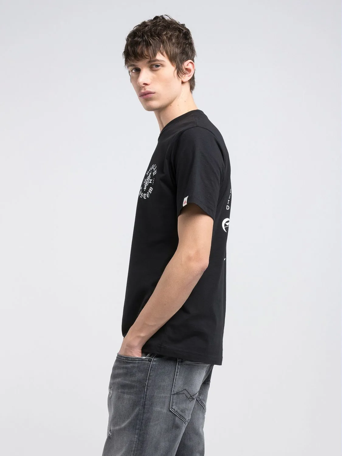 送料込★REPLAY★M3022 Tシャツ REPLAY グラフィックロゴTシャツ M3042 ．000