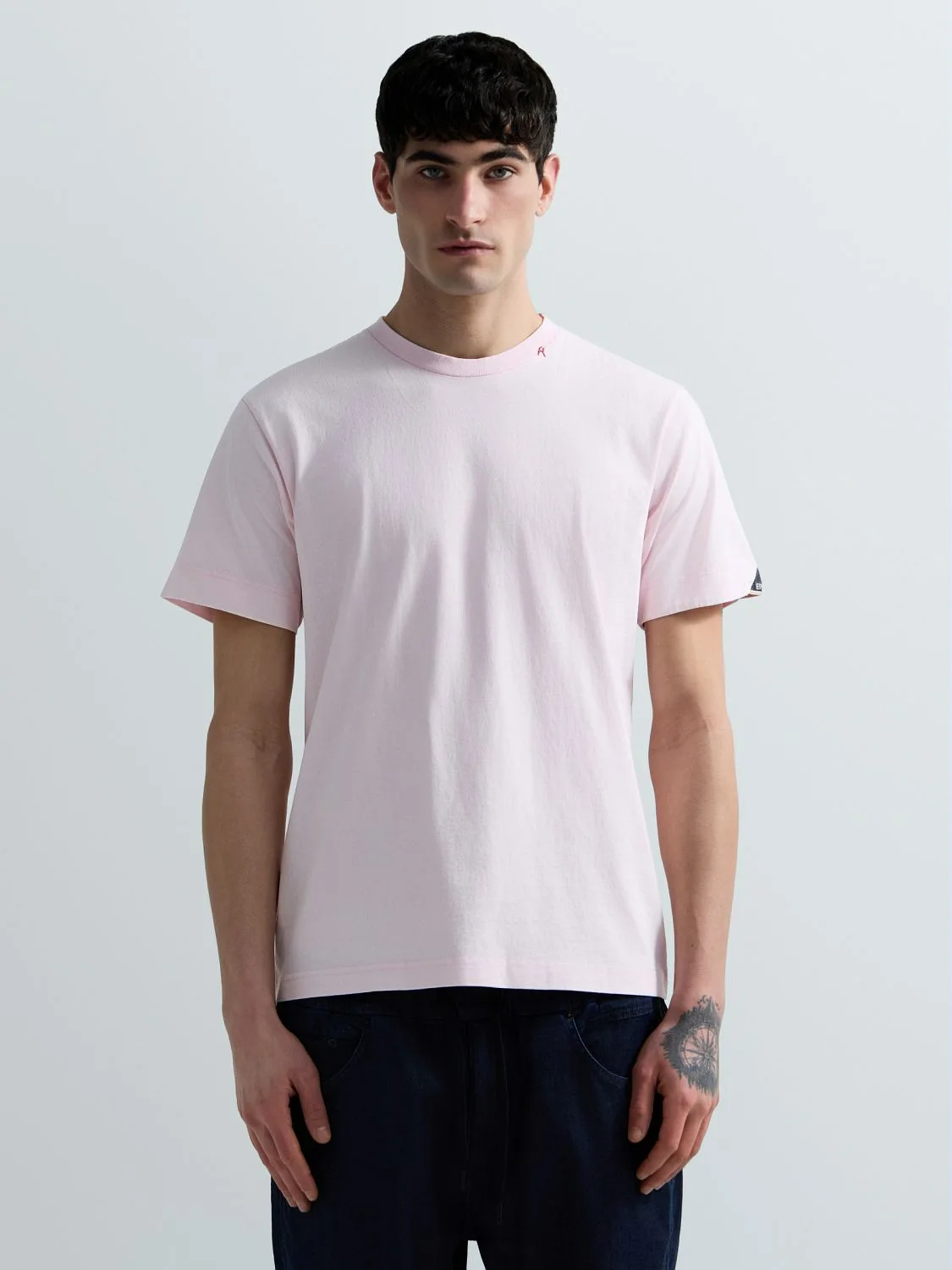 JERSEY T-SHIRT WITH R EMBROIDERY ON NECK