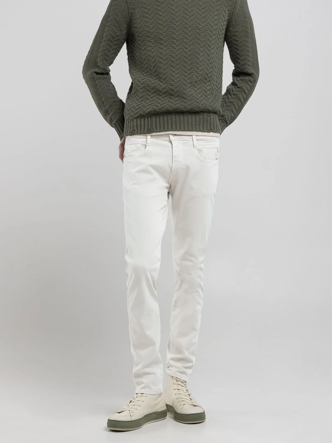 送料込★REPLAY★M914E .000.8366197 ジーンズ Anbass slim-fit jeans Natural white | Replay Jeans