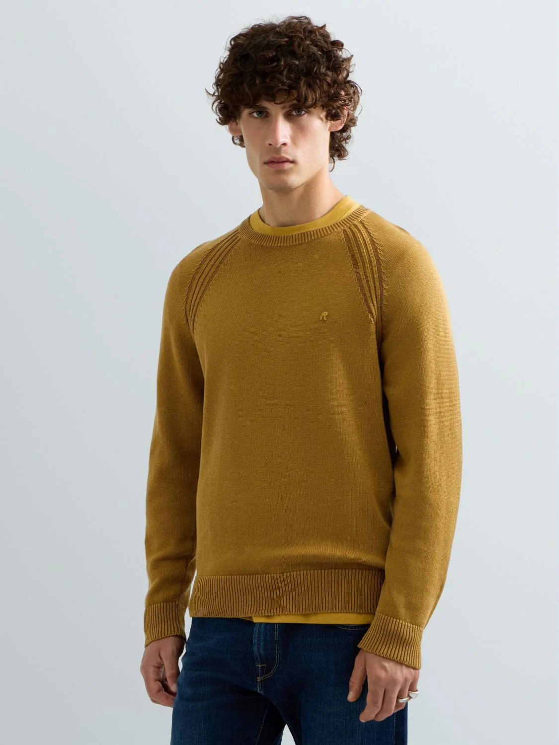 REPLAY COTTON SWEATER WITH RAGLAN SLEEVES UK001M.000.72229G HONEY MUSTARD 2