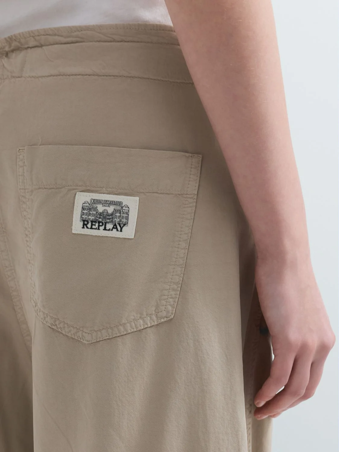 REPLAY WIDE-LEG TWILL TROUSERS W8195 .000.85530G CRETE 7