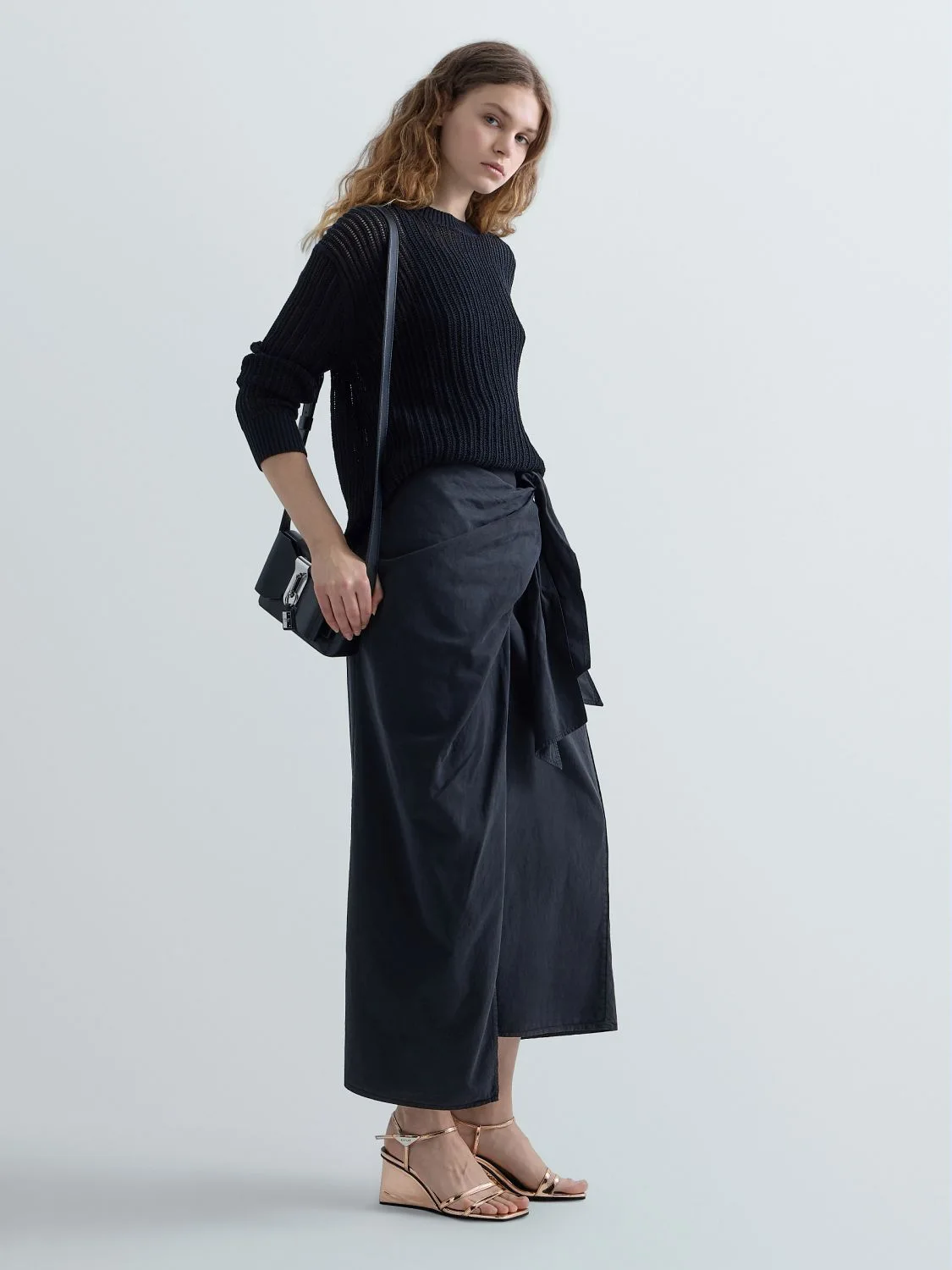 REPLAY LONG TWILL SKIRT WITH KNOT W9913 .000.85530G BLACK 4
